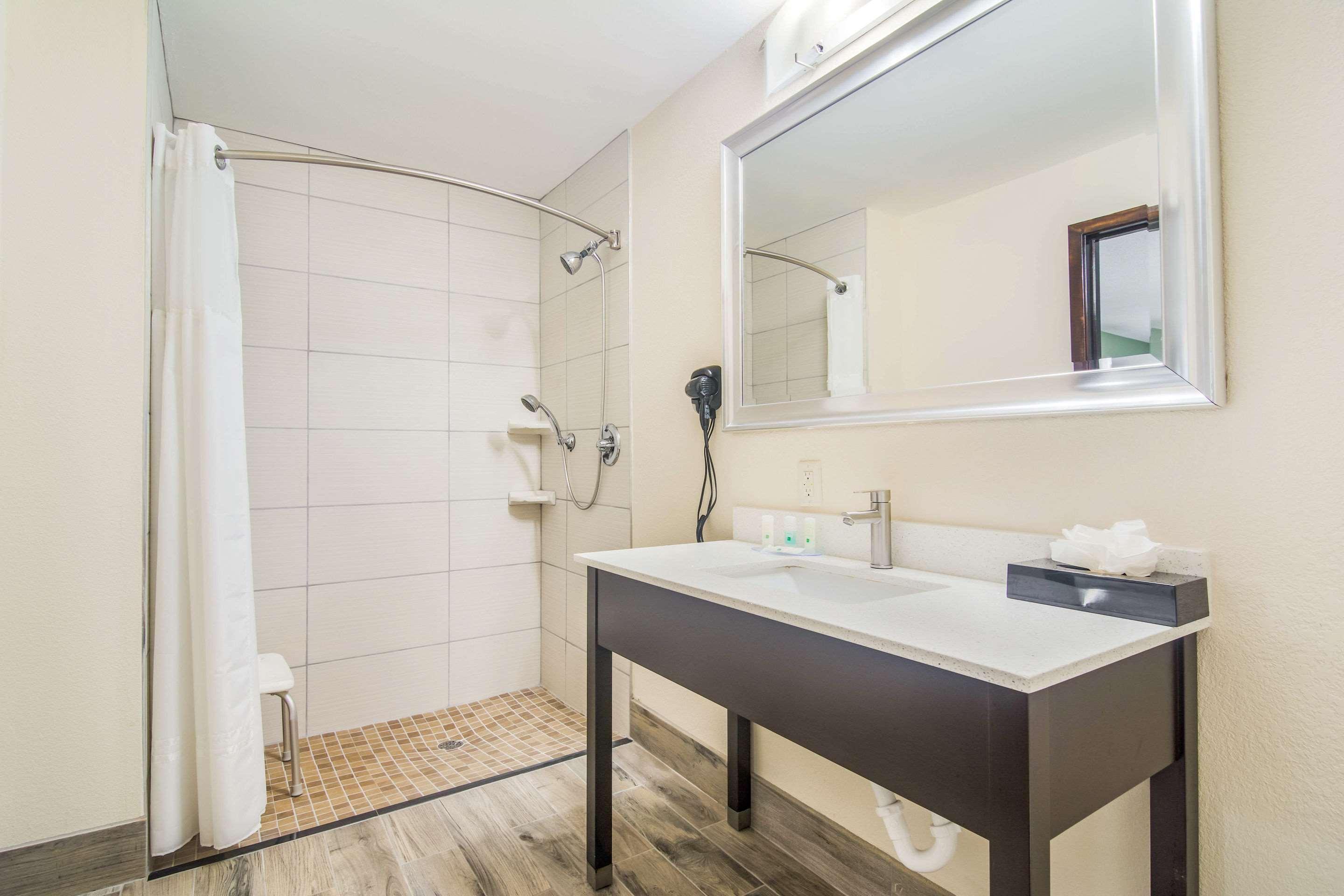 Quality Inn & Suites Лейк-Сити Экстерьер фото