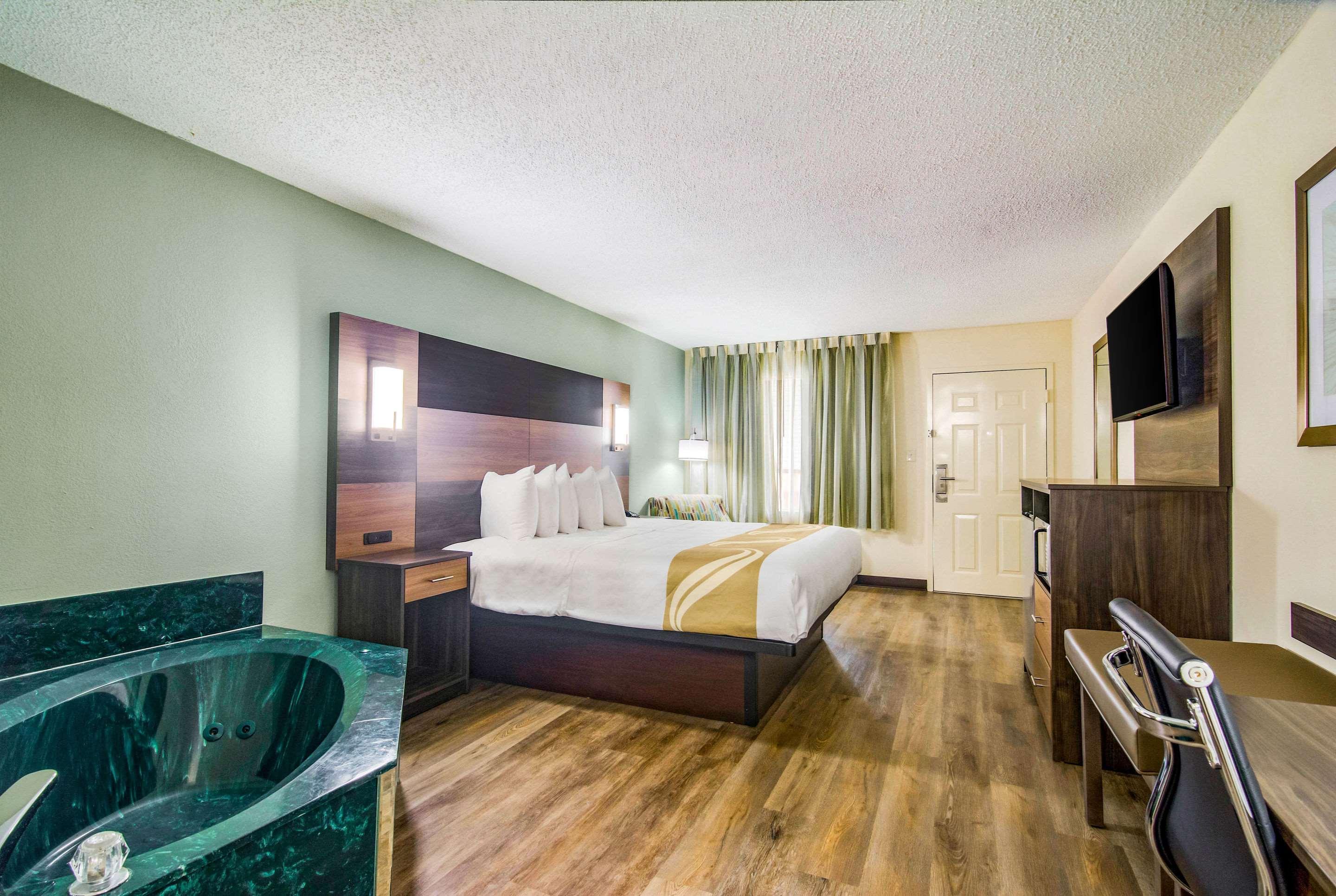 Quality Inn & Suites Лейк-Сити Экстерьер фото